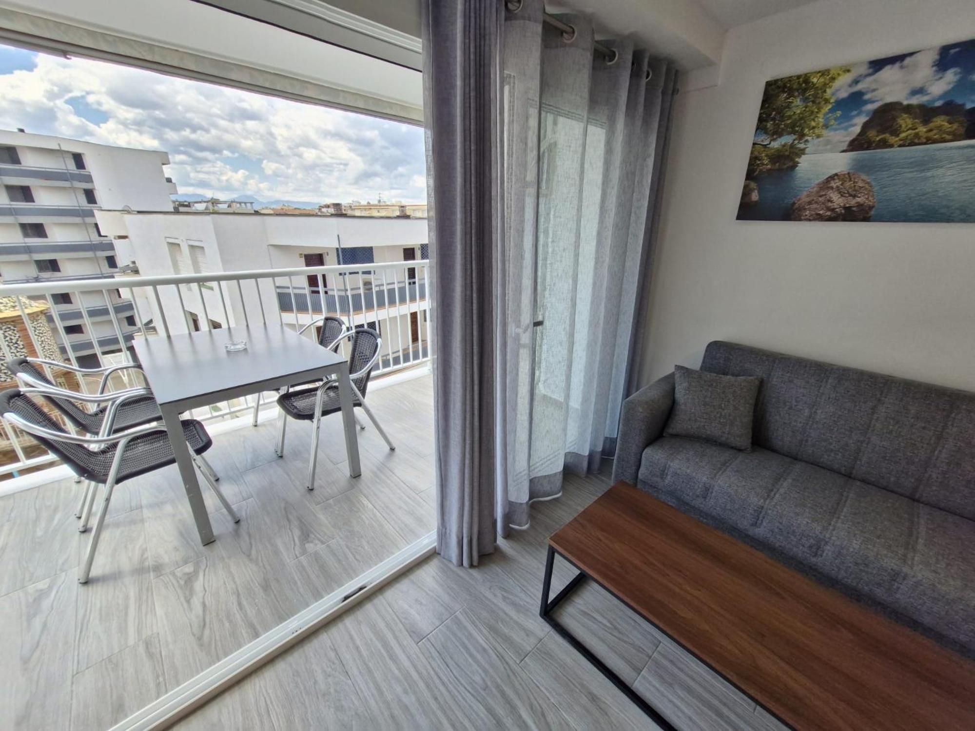 Apartamento Centrico En Салоу Екстериор снимка